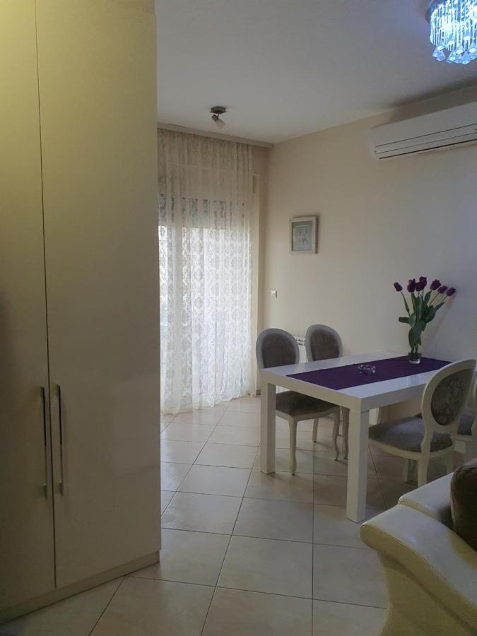 Apartments Soleado Панчево Екстер'єр фото