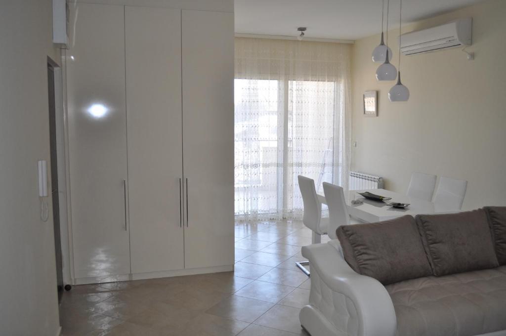 Apartments Soleado Панчево Екстер'єр фото